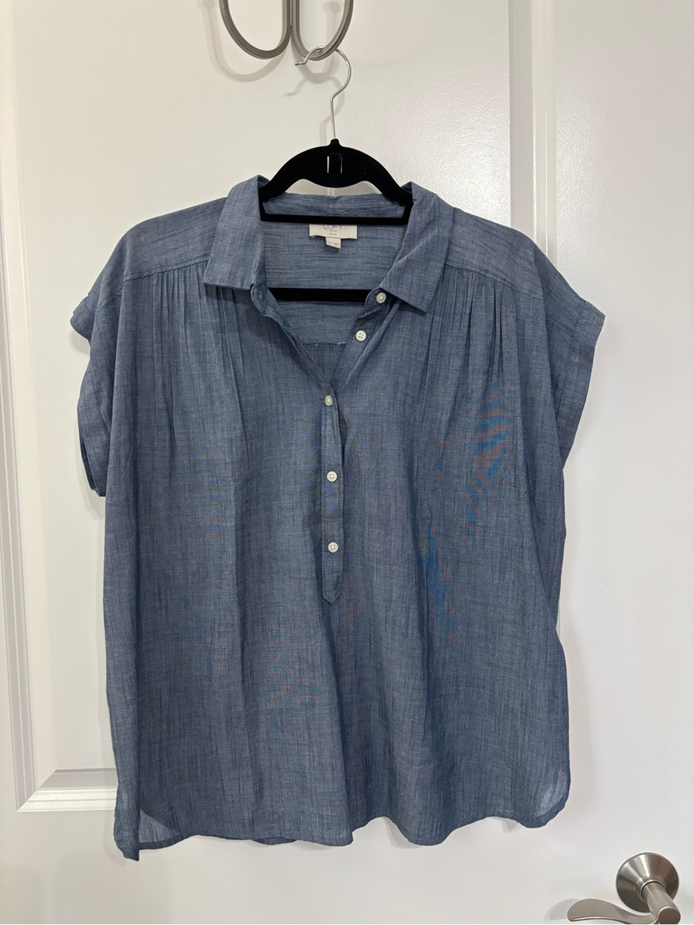 LOFT Soft Blue Button-Front Cap Sleeve Shirt, size large petite